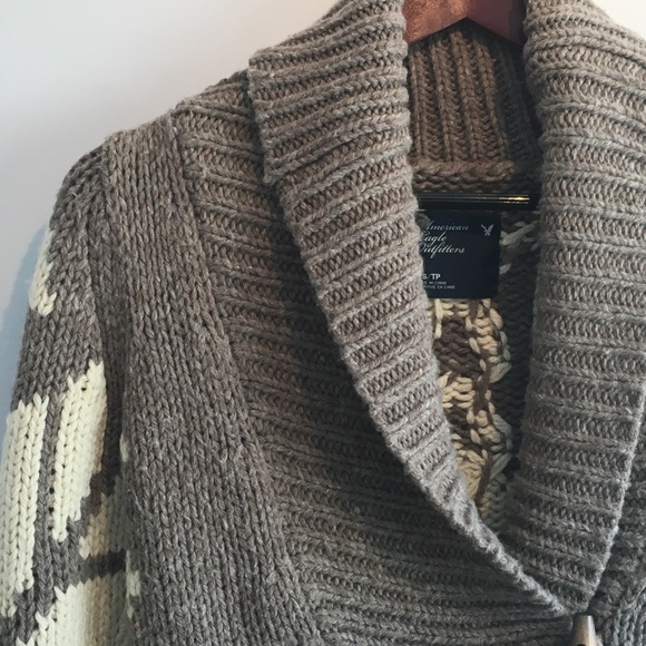 American Eagle cabin sweater - Picture 6 of 7